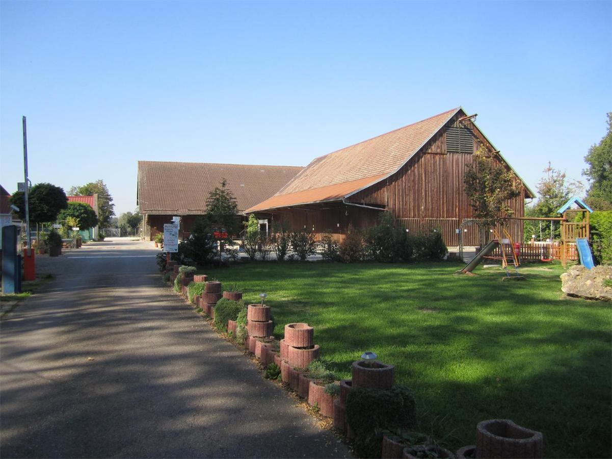 Schlaffass-Camping Gutshof Donauried Günzburg Exterior foto